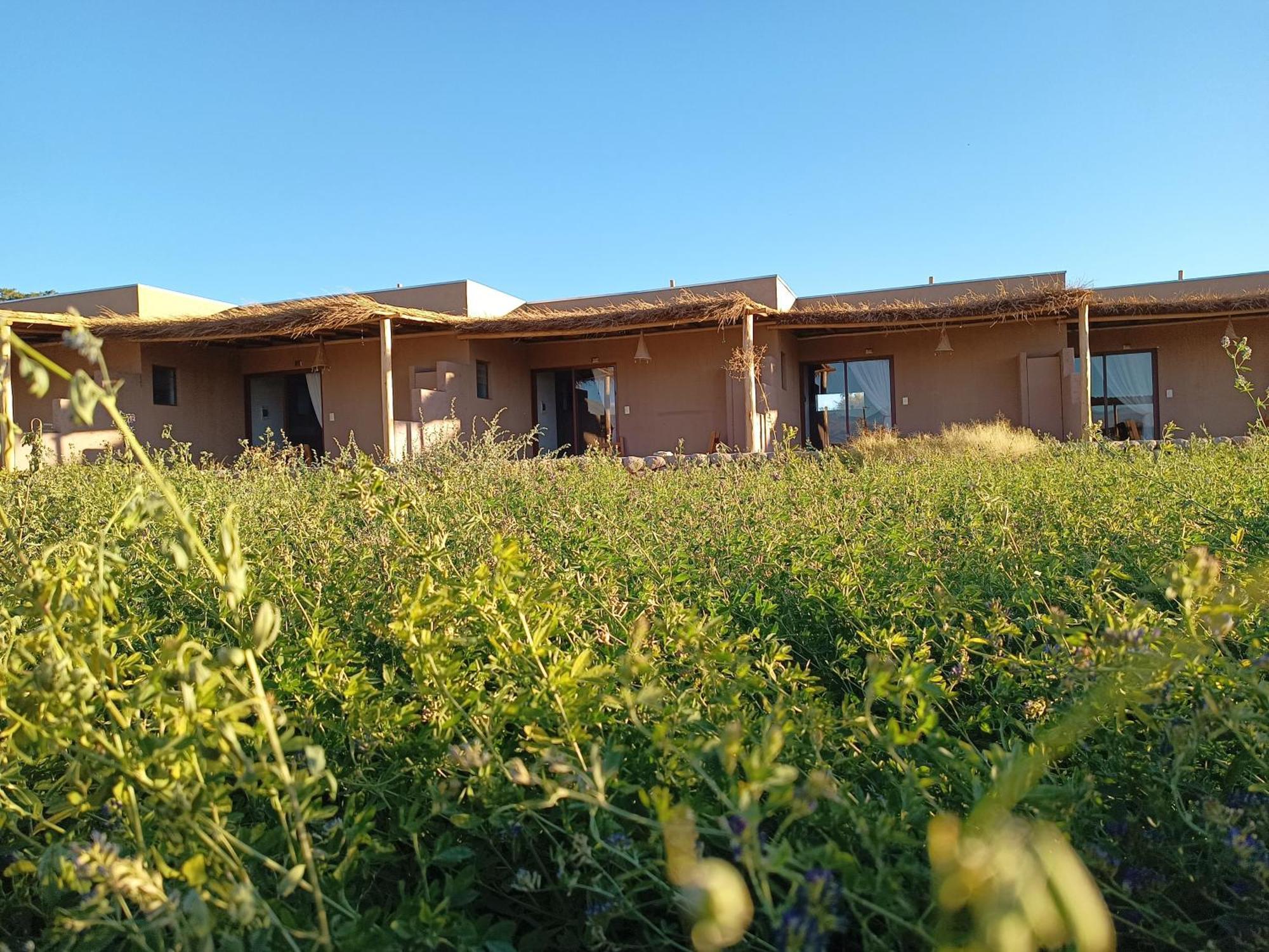 Tiunur Lodge Solor Buitenkant foto